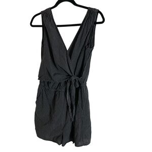 1250°C Women's Striped Black Sleeveless Romper Size Medium